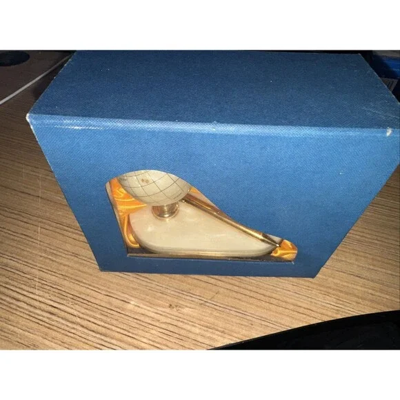 Globe on Pedestal with Pen and Pen Holder And Box Gold Tone Pen And Holder - Picture 5 of 5